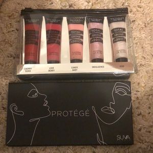 Eyeshadow and lipgloss